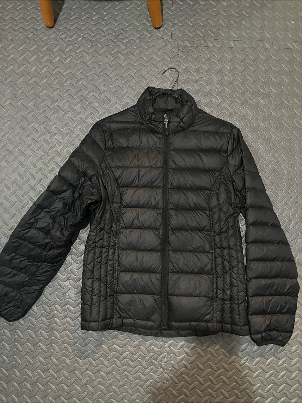 Lightweight Packable Women's Black Puffer Jacket